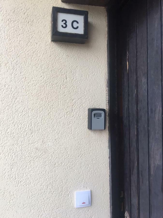 Apartamento L'Escala Exterior photo